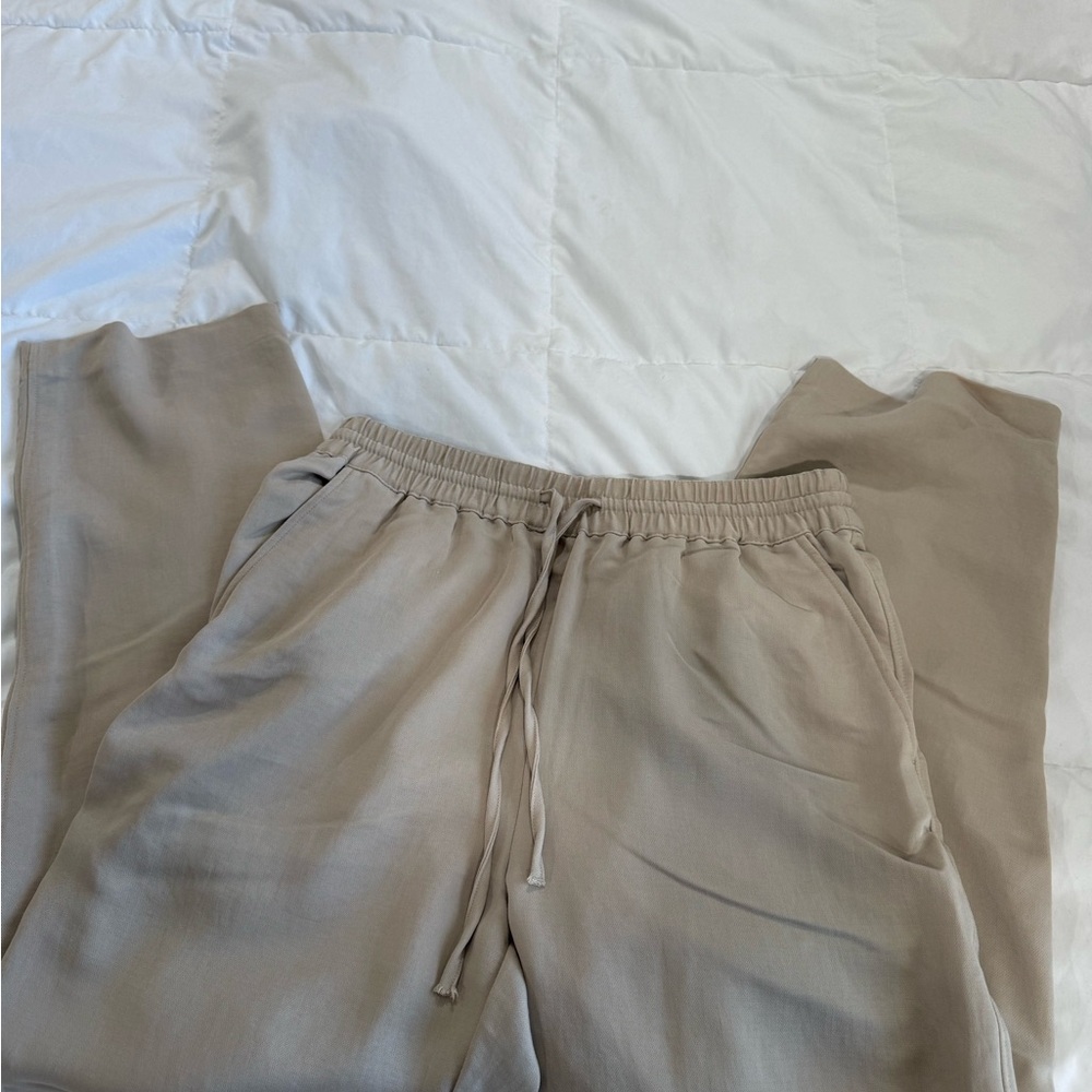 H&M Women’s Beige Joggers